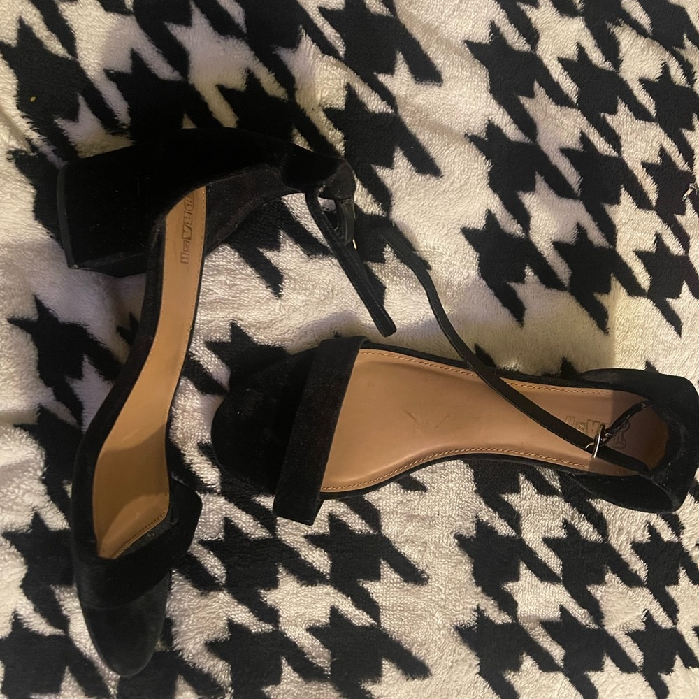 Block heel sandals